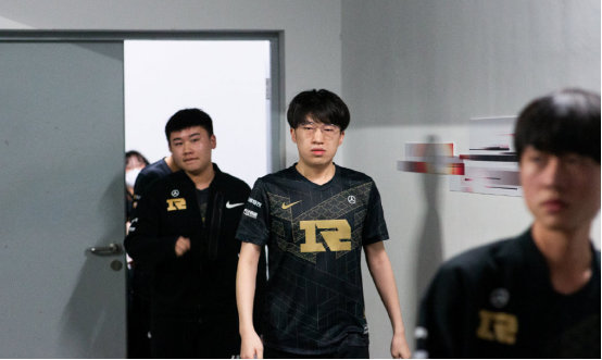 阿尔马达加 阿尔马达加