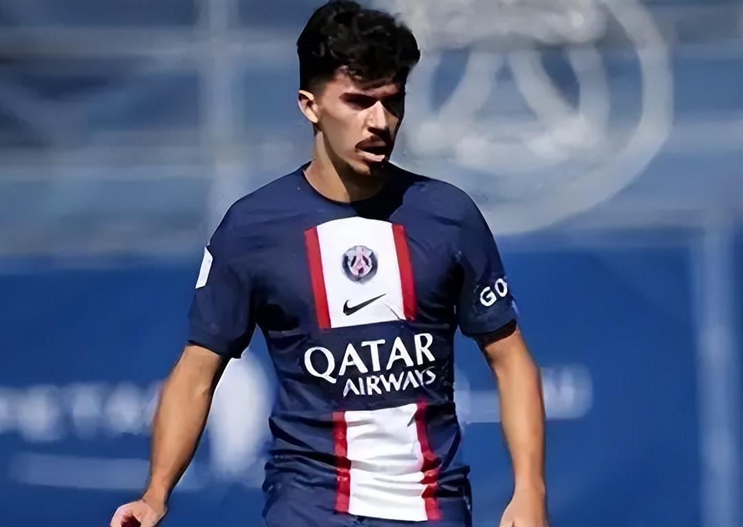 他的特点是 他的特点是