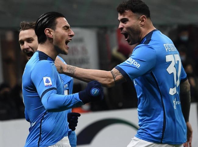 女双涌现出 女双涌现出