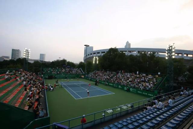 反映出现代 反映出现代