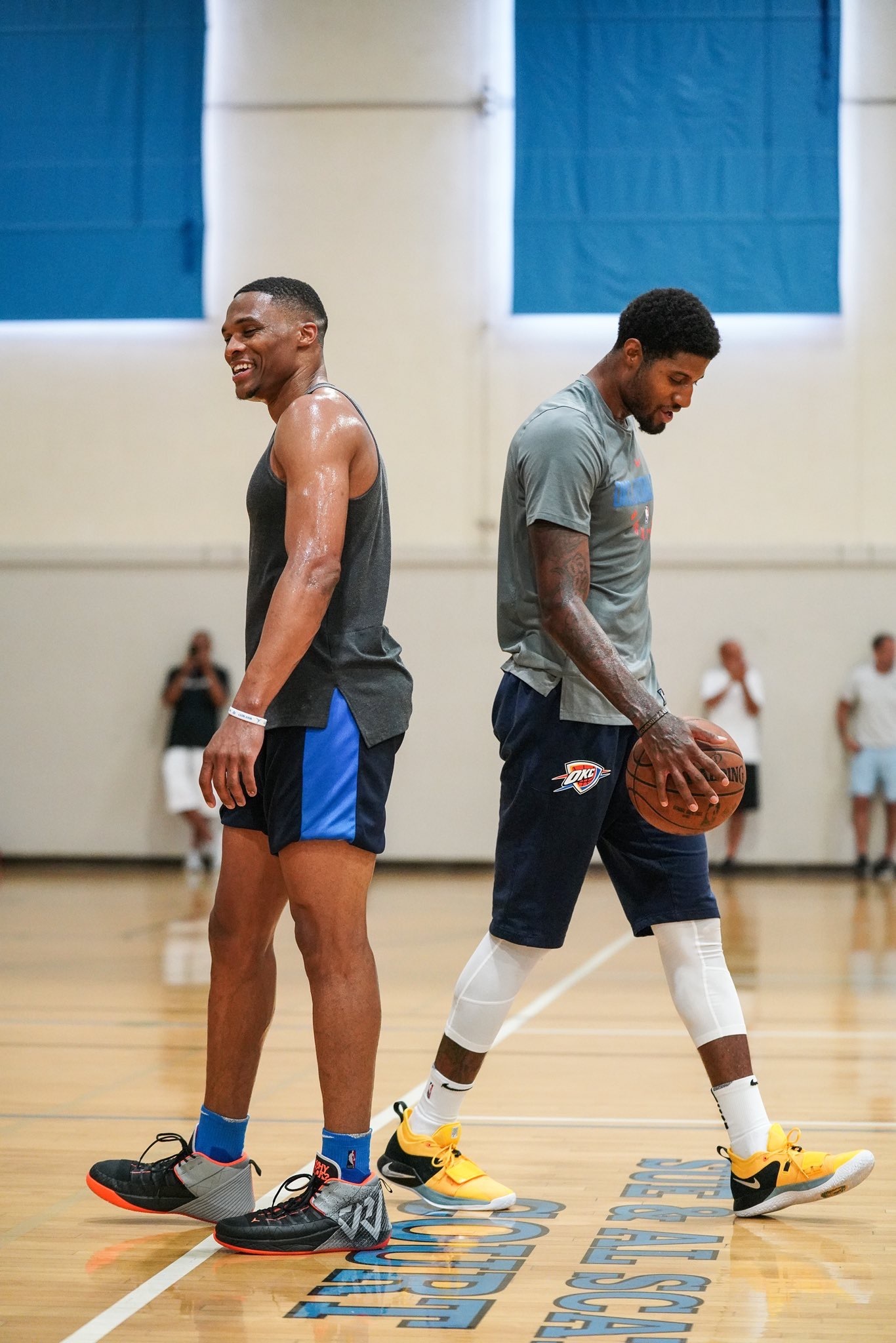 看成一套可 看成一套可